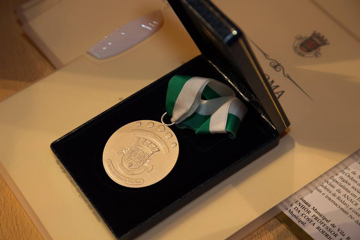 AGRUPAMENTO DE CENTROS DE SAÚDE DOURO I - MARÃO E DOURO NORTE DISTINGUIDO COM MEDALHA DE MÉRITO MUNICIPAL - GRAU OURO